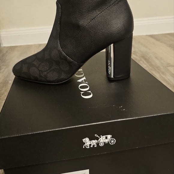 Booties - Picture 4 of 5